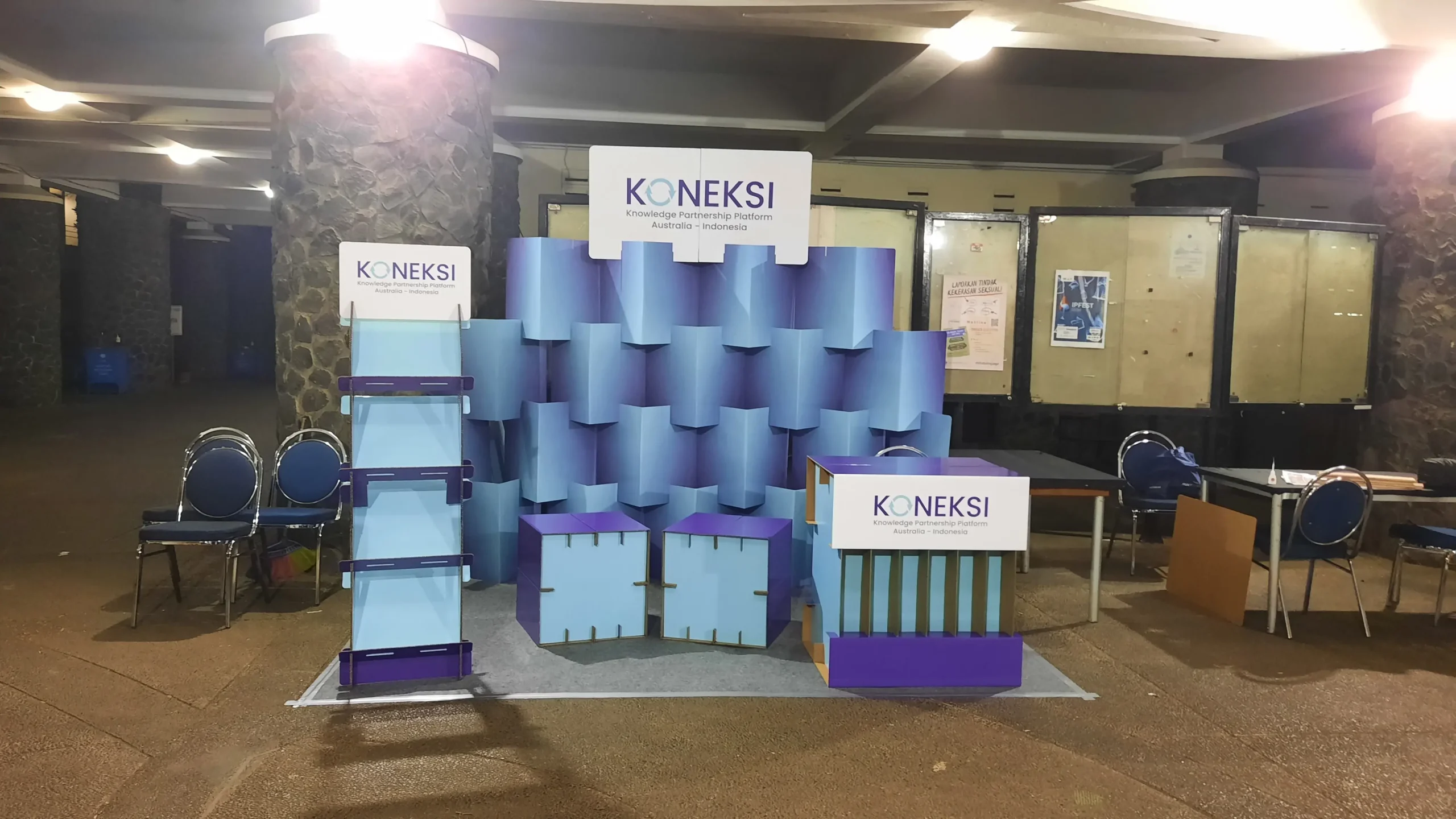 Vendor booth pameran dan exhibition stand eco-friendly dari kardus - Dus Duk Duk